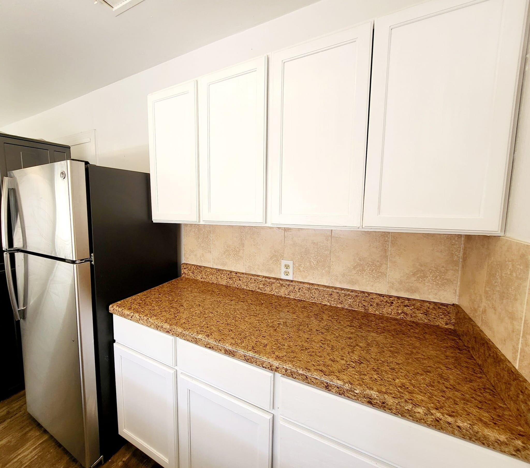 Building Photo - 127 20th Plz