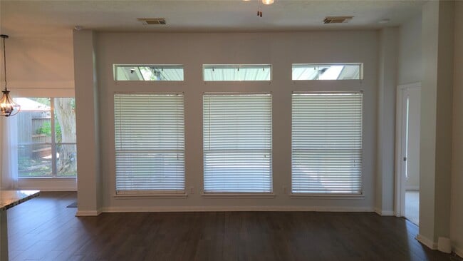 Building Photo - 10314 Raybrook Ln