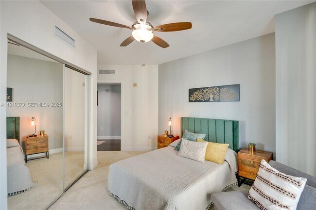 Building Photo - 231 Riverside Dr