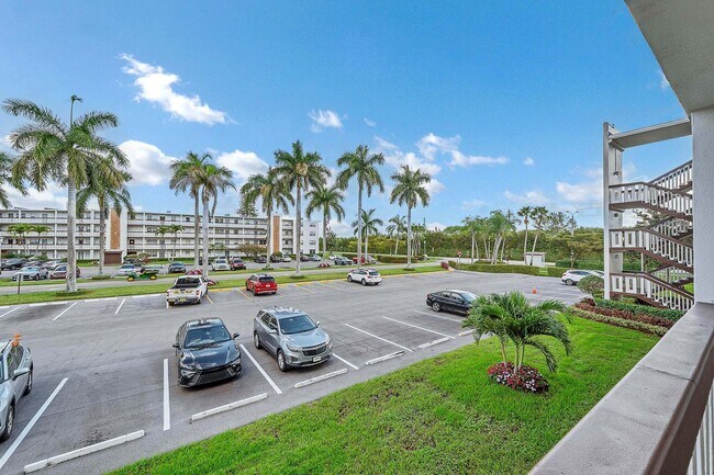 Building Photo - 2049 Hythe A