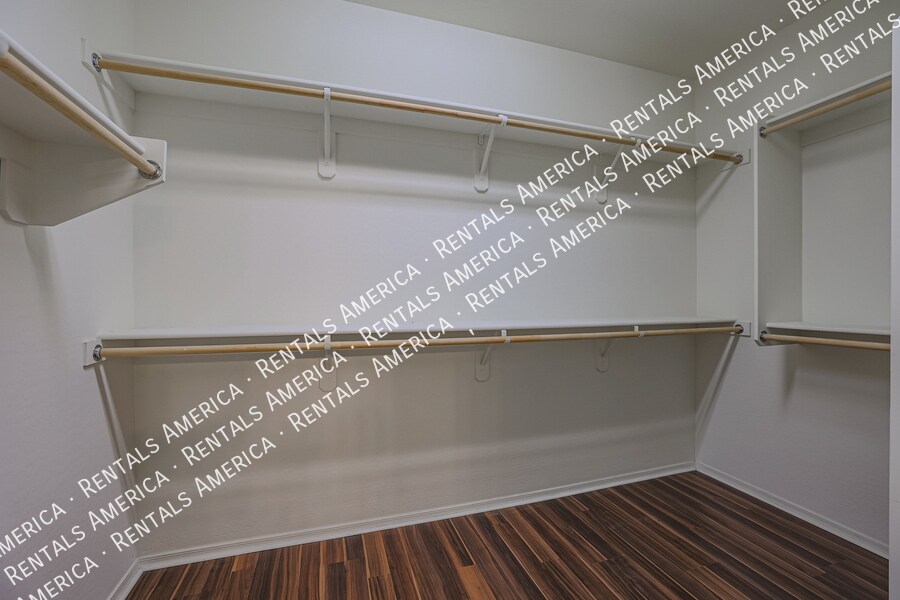 Building Photo - 2954 E Coconino Dr