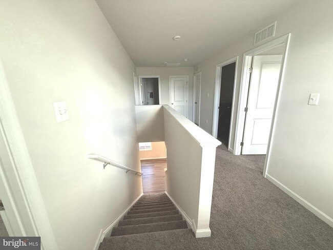 Building Photo - 242 Otero Ln
