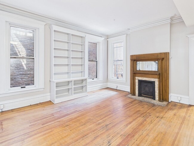 Building Photo - 7 E Franklin St