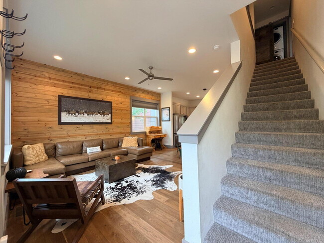 Building Photo - Gorgeous and Quiet 3 Bed 2.5 Bath Home in Railway Lofts & Cottages With Gallatin River Access!! M...