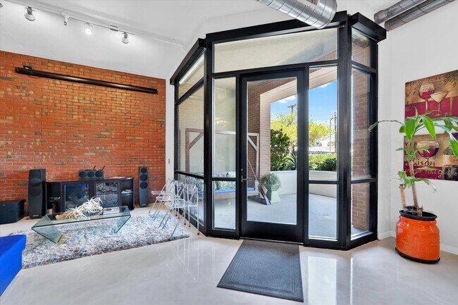 Primary Photo - 7301 E 3rd Ave