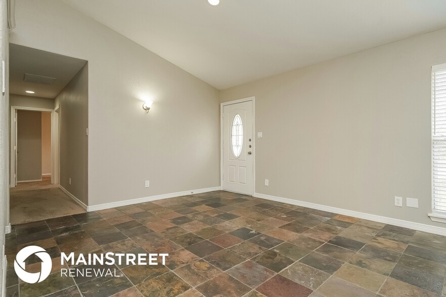 Building Photo - 6205 Scenic Dr