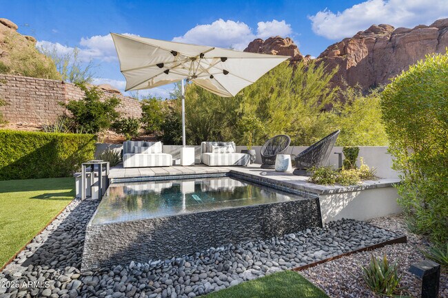 Building Photo - 5841 N Echo Canyon Cir