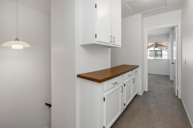 Building Photo - 7962 Mission Vista Dr