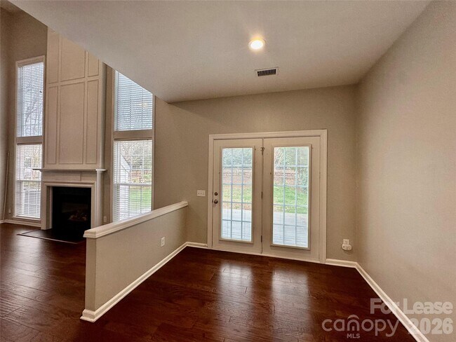 Building Photo - 5307 Bentgrass Run Dr