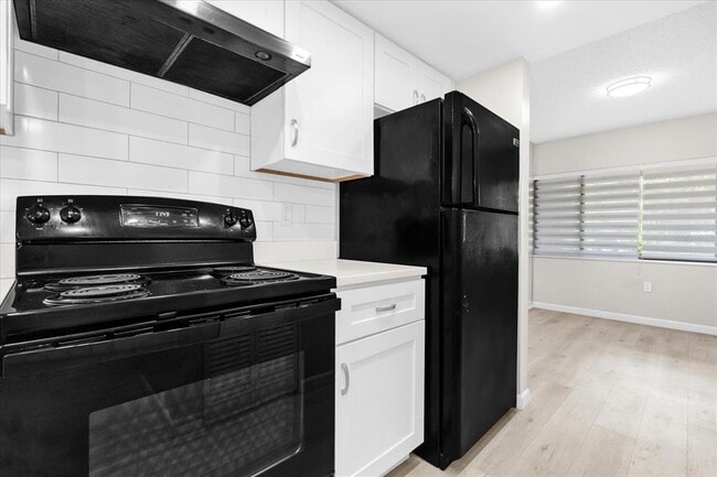 Building Photo - 5852 Windhover Dr