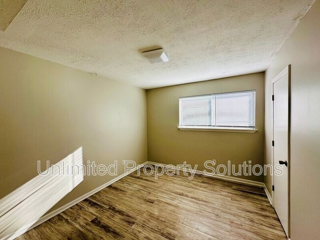 Building Photo - 213 Sunn Aire Ct