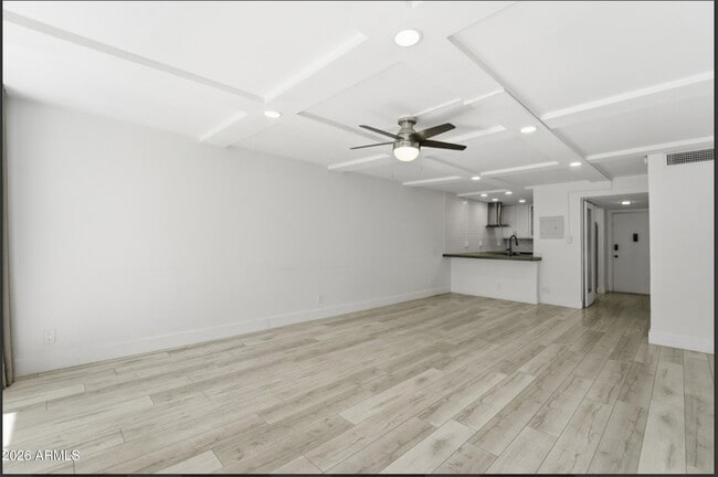 Building Photo - 7625 E Camelback Rd