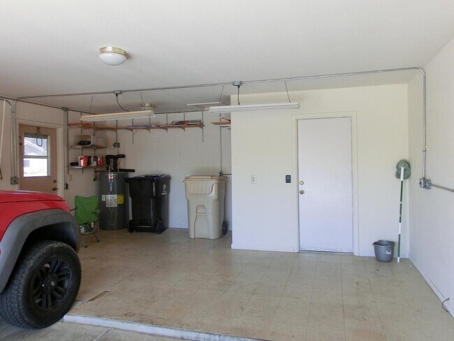 Building Photo - 8646 W Rockwood Dr