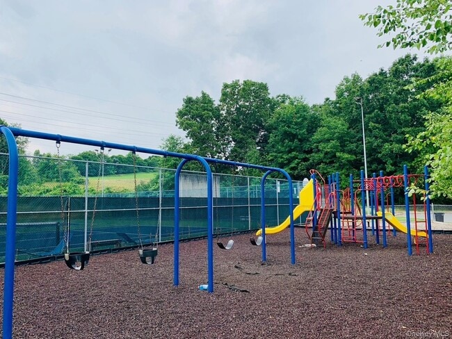 Building Photo - 3917 Whispering Hills Dr