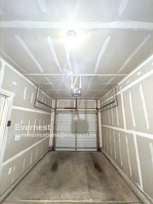 Building Photo - 167 Limerick Rd