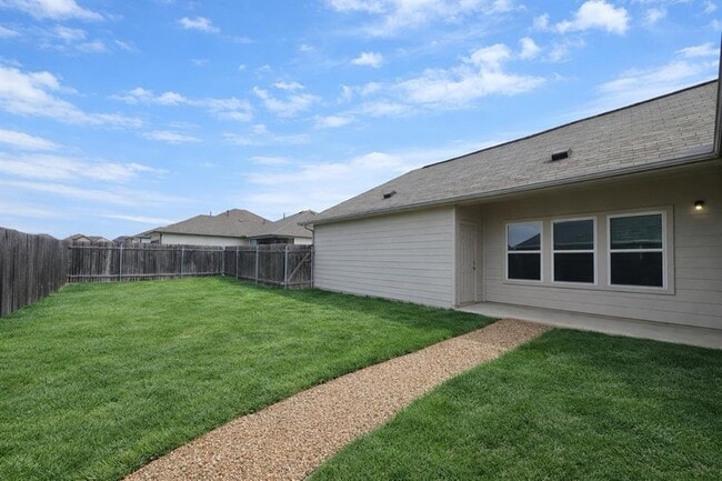 Building Photo - 511 Pulitzer Dr