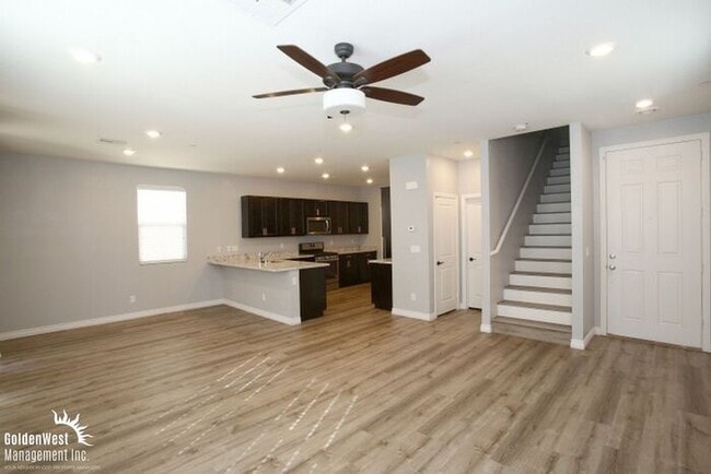 Building Photo - Bright & Stylish 3Bdm 2.5Ba Home in Henderson