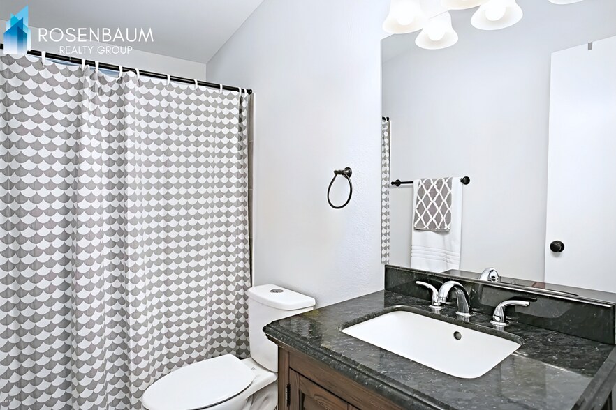 Building Photo - Stunning 2-bedrooms, 2-baths retreat in Prescott Canyon Estates (55+ Community)!