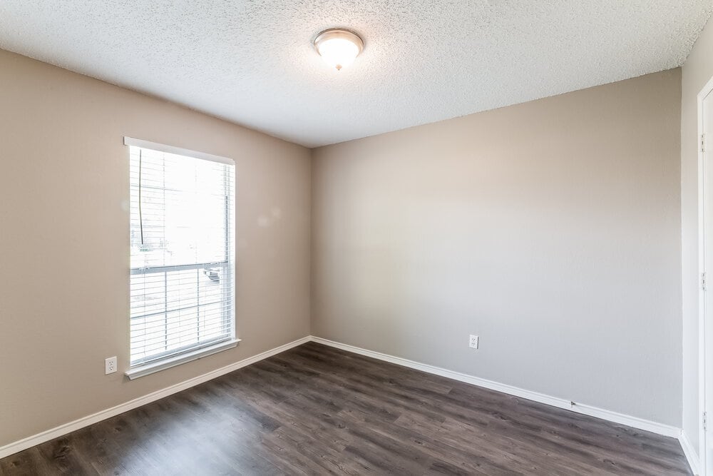 Building Photo - 1433 Spicewood Dr