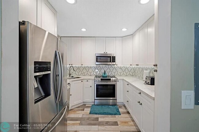 Primary Photo - 4655 NW 22nd St