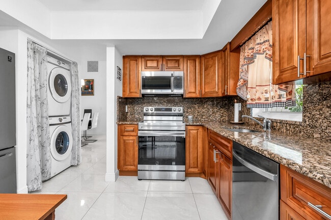 Building Photo - 13462 Sabal Palm Ct