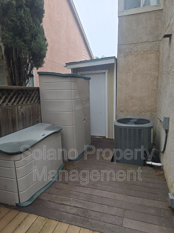 Building Photo - 318 Ridgecrest Cir