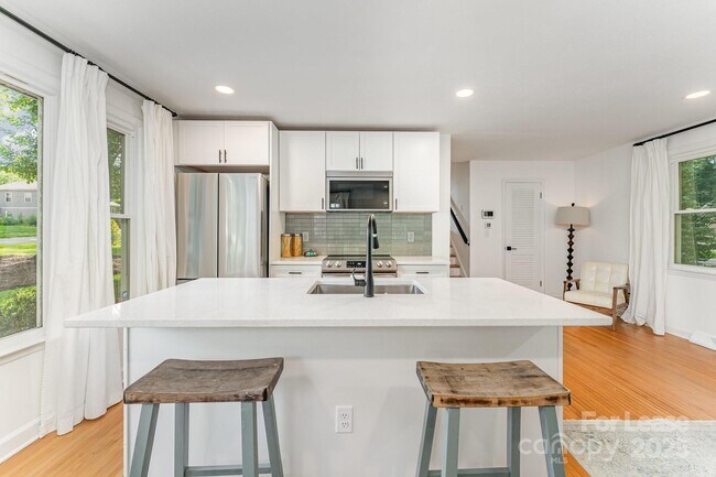 Building Photo - 4014 Sulkirk Rd