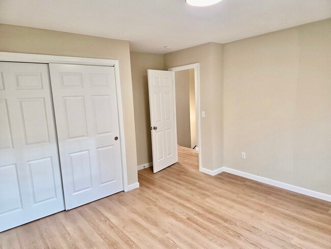 Building Photo - 69 Homestead Ln