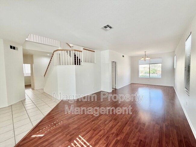 Building Photo - 23664 Groveland Pl