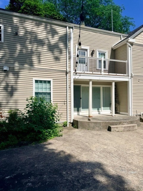 Building Photo - 698 Salem St