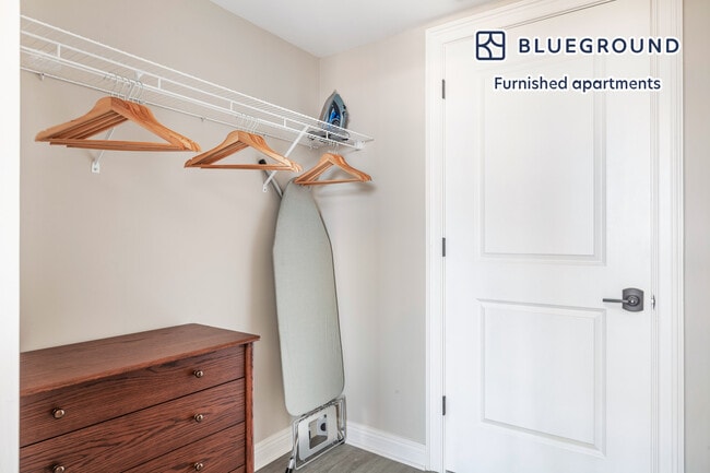 Building Photo - 1901 C St SE