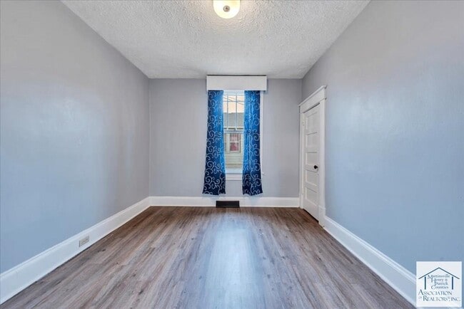 Building Photo - 611 Watt St