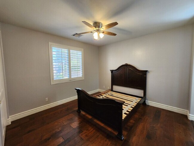 Building Photo - Beautifully Upgraded Southern Highlands Ga...