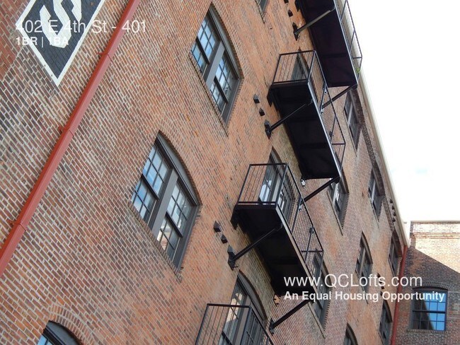 Building Photo - Halligan Coffee Company Lofts- 1 BR Riverview