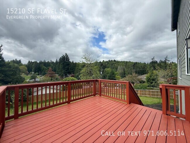 Building Photo - 15210 SE Flavel St