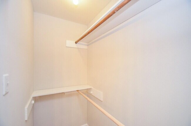 Building Photo - 7623 Kite Hill Dr