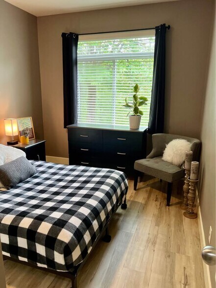 Office/Spare Bedroom - 737 241st Ln SE