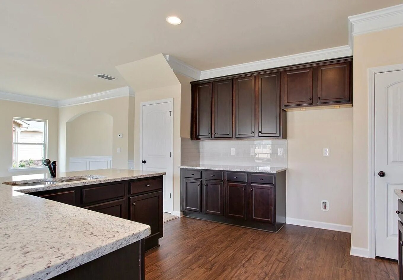 Building Photo - 133 Babbling Brook Dr