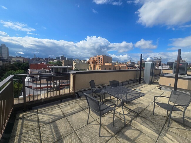 Building Photo - 5 W 127th St
