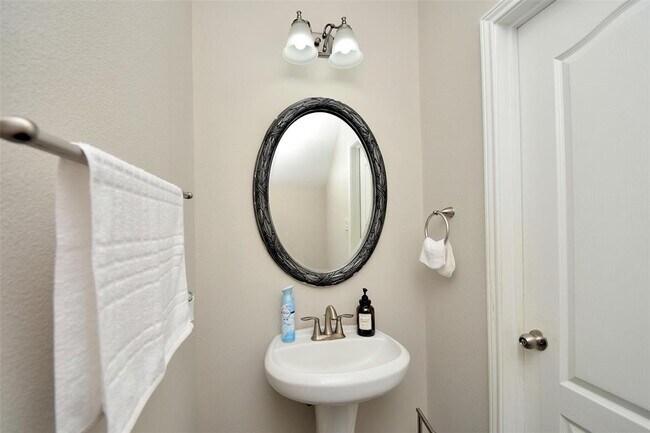 Building Photo - 6027 Opal Crest Ln