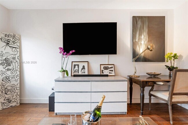 Building Photo - 1050 Pennsylvania Ave