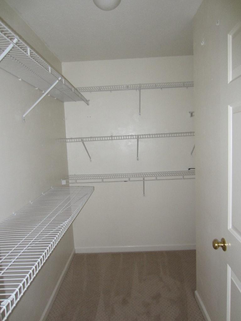 Building Photo - 188 Blue Grass Cir