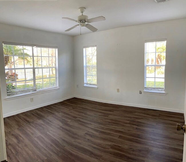 Building Photo - Lakewood Ranch Luxury Condo with heated pool