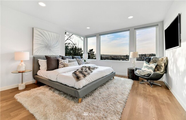 Building Photo - 2Bd/2Ba Seattle Townhouse