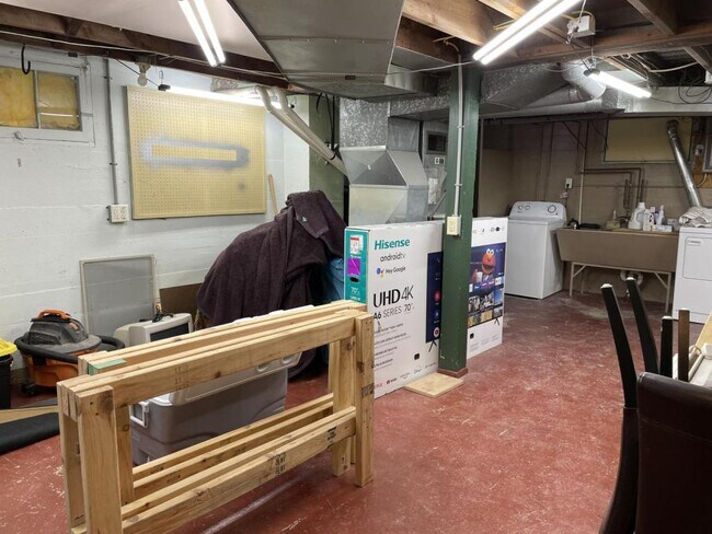 Building Photo - 1323 N 21st St