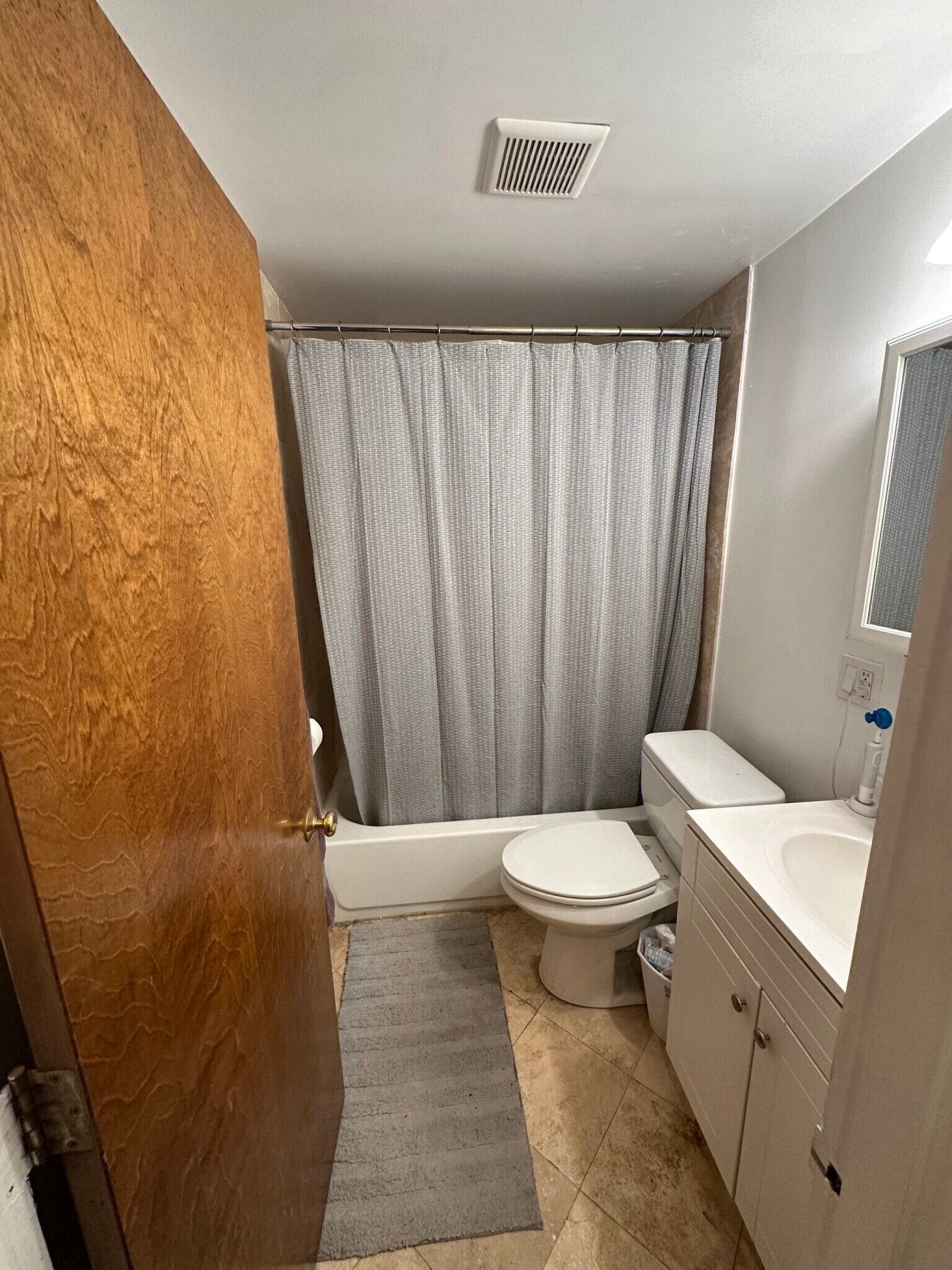 Building Photo - 137 Endicott St