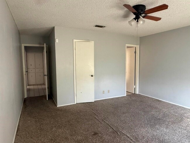 Building Photo - 108 Fiesta Dr