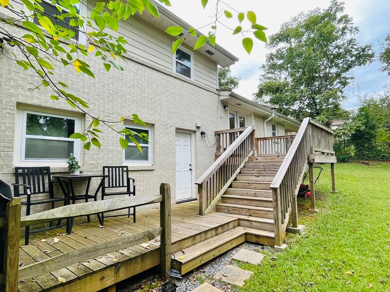 Building Photo - 2270 Miriam Ln