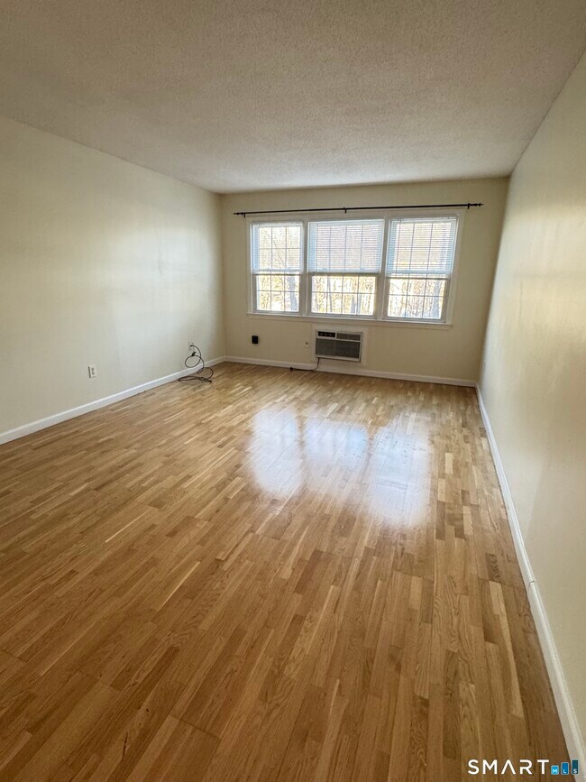 Building Photo - 34 A Padanaram Rd