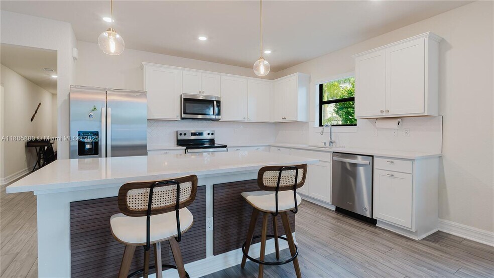 Building Photo - 3001 Hibiscus Ave